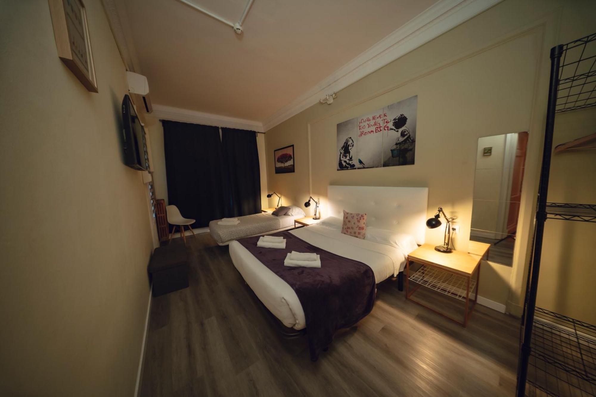 Dreibettzimmer mit eigenem Bad
