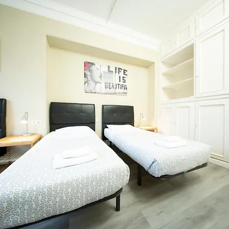 Wow Hostel Barcelona-3
